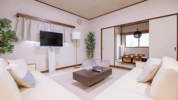 Basic House | Living area