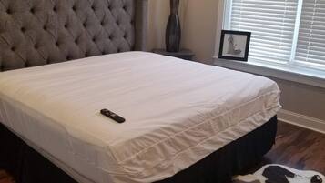 4 bedrooms, iron/ironing board, bed sheets