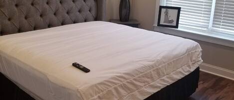 4 bedrooms, iron/ironing board, bed sheets