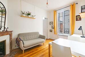 Living area - Calme et Cozy aux Portes de Paris (Montreuil)