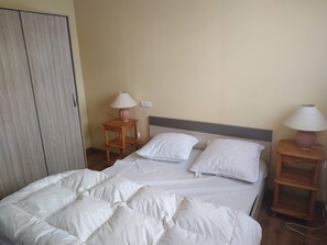 3 soverom og strykejern/-brett