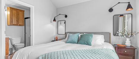 2 bedrooms, iron/ironing board, WiFi