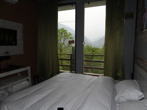Family Room | Free WiFi, bed sheets - Goroomgo Mystic Kailasha Ukhimath (Ukhimath)