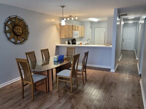 Dining - Pawleys Island Retreat sleeps 8+ 3bed 2 bath (Pawleys Island)