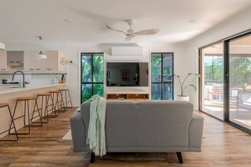 Luxury family and friends escape - 5 minutes from theme parks, 20 mins to beach