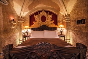 Egyptian cotton sheets, premium bedding, down comforters - Signature Cave Cappadocia, Trademark Collection by Wyndham (Ürgüp)