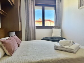 2 Schlafzimmer, Bügeleisen/Bügelbrett, Bettwäsche