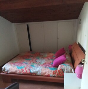 2 chambres, fer et planche Ă repasser, Wi-Fi, draps fournis