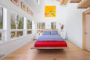 5 bedrooms, iron/ironing board, WiFi, bed sheets - Oak Point Bluff! New! Oceanfront! (Trenton)