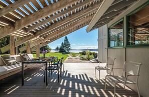 Outdoor dining - Oak Point Bluff! New! Oceanfront! (Trenton)