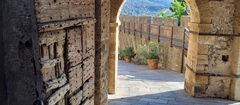Toscana romantica, tra mare, uliveti e medioevo