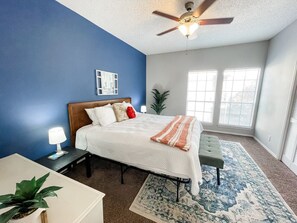 2 chambres, fer et planche à repasser, Wi-Fi, draps fournis