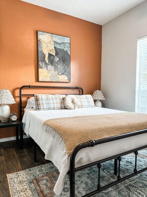 2 habitaciones, tabla de planchar con plancha y wifi gratis 