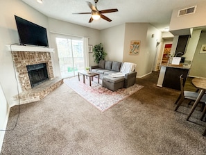 Smart TV, fireplace