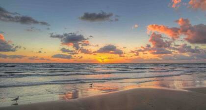 Comfortable Family Stay with Pool, Near Beach