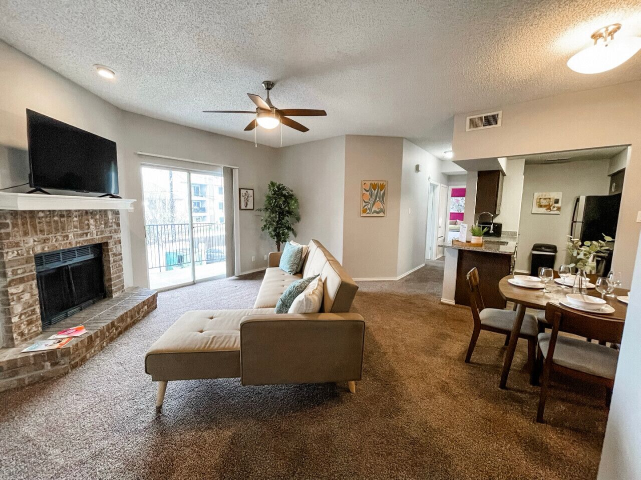 TV connectée, cheminée