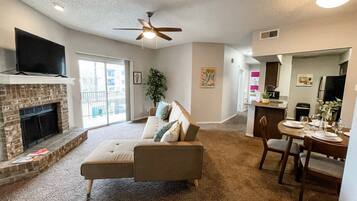 智能電視、壁爐