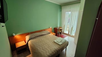 Doppelzimmer | Schreibtisch, laptopgeeigneter Arbeitsplatz, kostenloses WLAN