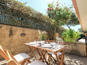 Outdoor dining - Playa Tarraco by Interhome (Tarragona)