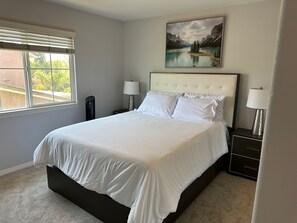 4 Schlafzimmer, Schreibtisch, Bügeleisen/Bügelbrett, Reisekinderbett