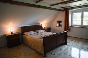 2 bedrooms, WiFi, bed sheets