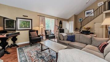 Smart TV, fireplace, DVD player