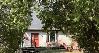 Artistic Haven by the Beach