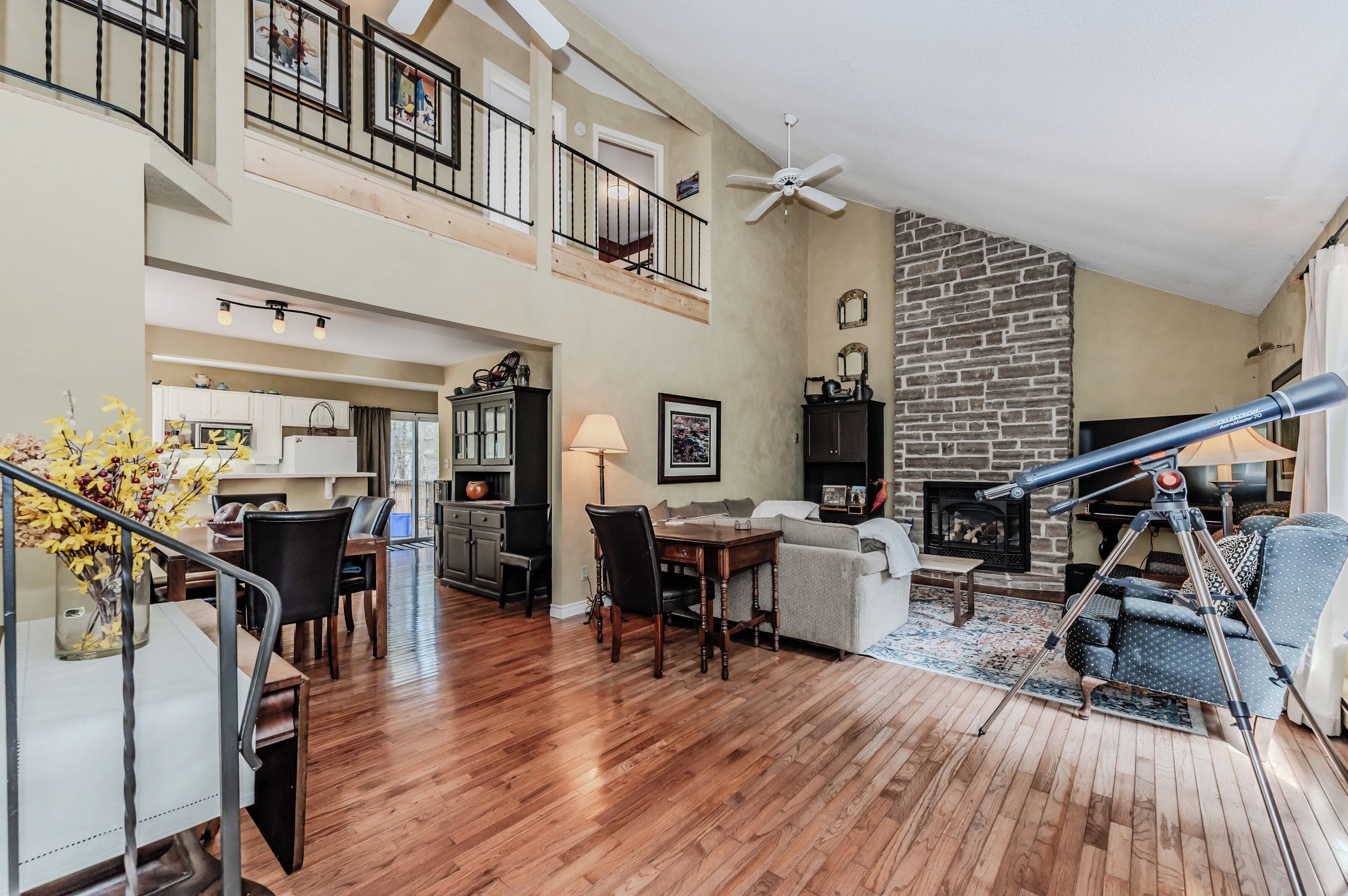 Smart TV, fireplace, DVD player