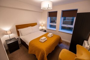 2 bedrooms, desk, iron/ironing board, WiFi