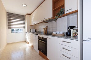 Fridge, microwave, oven, dishwasher - 164 UHC TRAMUNTANA APARTMENTS (Salou)