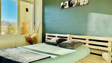 1 chambre, fer et planche Ă repasser, Wi-Fi, draps fournis