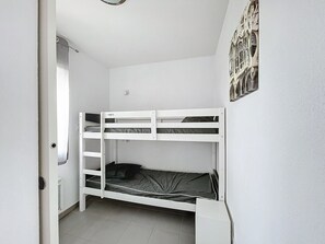 2 bedrooms