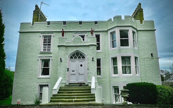 Exterior - Beautiful 2 bedroom Castle Property near coastal village of Coldingham (Coldingham)