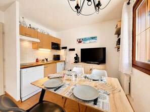 Dining - Cozy apartment at the foot of the slopes with pool and pets allowed (Flumet)