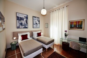 2 Schlafzimmer, Schreibtisch, Bügeleisen/Bügelbrett, WLAN