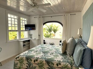 3 bedrooms, in-room safe, iron/ironing board, free WiFi