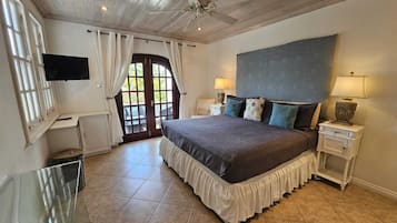 3 chambres, coffres-forts dans les chambres, bureau