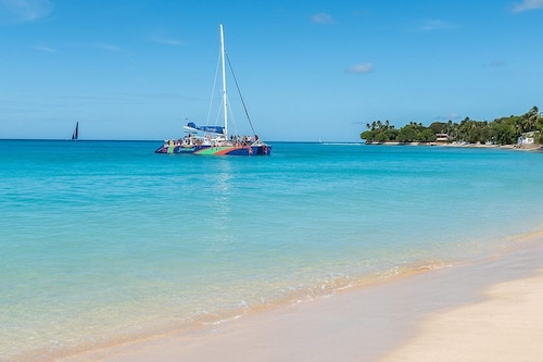 Beach Walk | 3 Bed family Condo walking distance to Gibbes & Mullins Beach