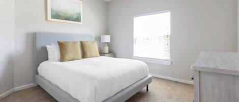 2 bedrooms, desk, iron/ironing board, WiFi