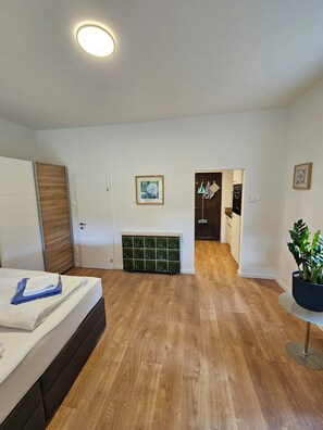 2 bedrooms, iron/ironing board, WiFi, bed sheets