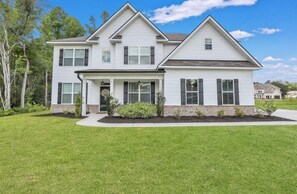 Exterior - Beautiful Luxury Home with a Country Twist/ Spacious home with Half an acre! (Guyton)