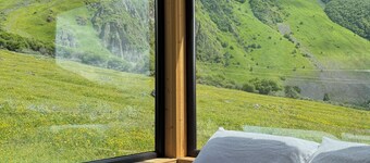 Kazbegi Inn Cottages 