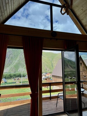Free WiFi, bed sheets - Kazbegi Inn Cottages  (Kazbegi)