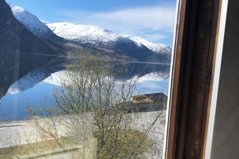 Jølster Lake View