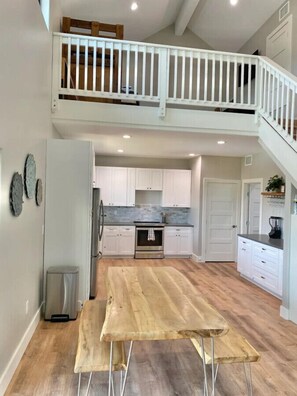 Interior - The Family Retreat in Dripping Springs (Dripping Springs)