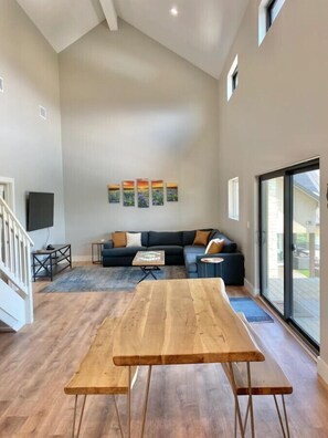Interior - The Family Retreat in Dripping Springs (Dripping Springs)