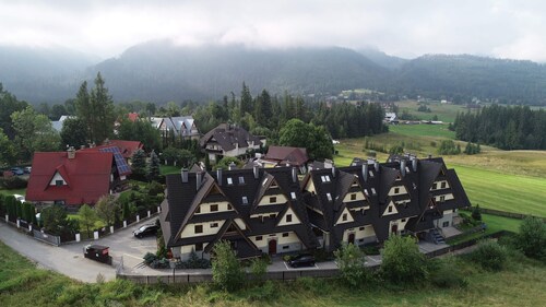 Apartament z basenem, sauną i widokiem na Tatry w Kościelisku k. Zakopanego. 