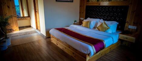 8 bedrooms, free WiFi, bed sheets