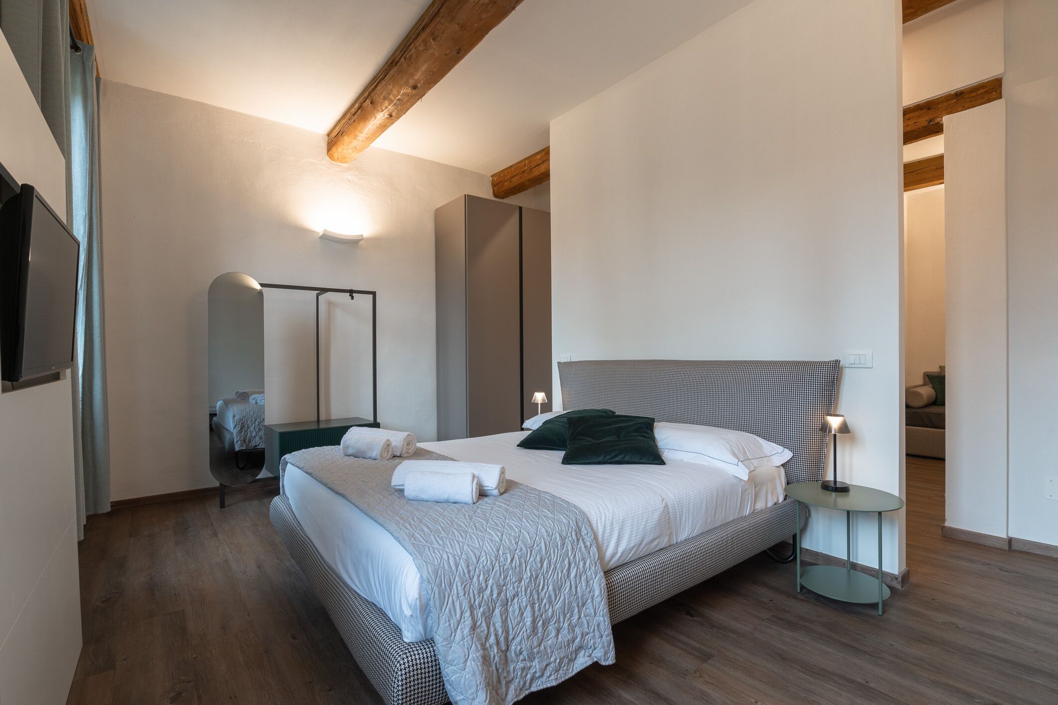 1 多间卧室、熨斗/熨衣板、WiFi、床单