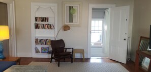 Interior - Beatiful & spacious Elmwood Village duplex!  Over 1500 square foot of space! (Buffalo)